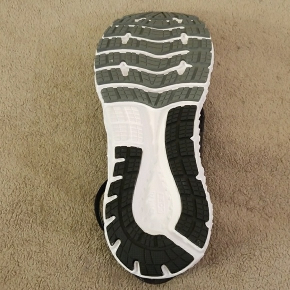 sneaker - Picture 3 of 3